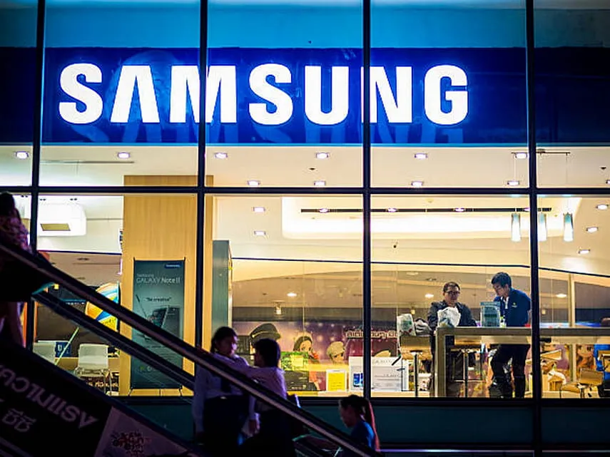 Samsung готовит смартфон M12 с огромной батарейкой и "камерой iPhone"